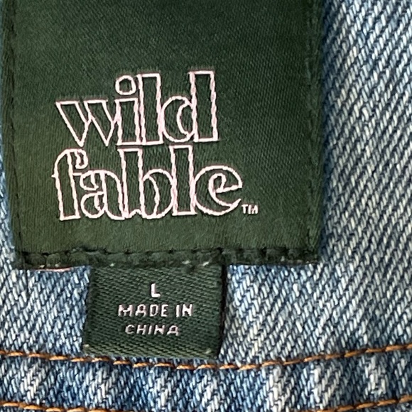 #064, Wild Fable distressed light was denim jacket, size L - Picture 3 of 3